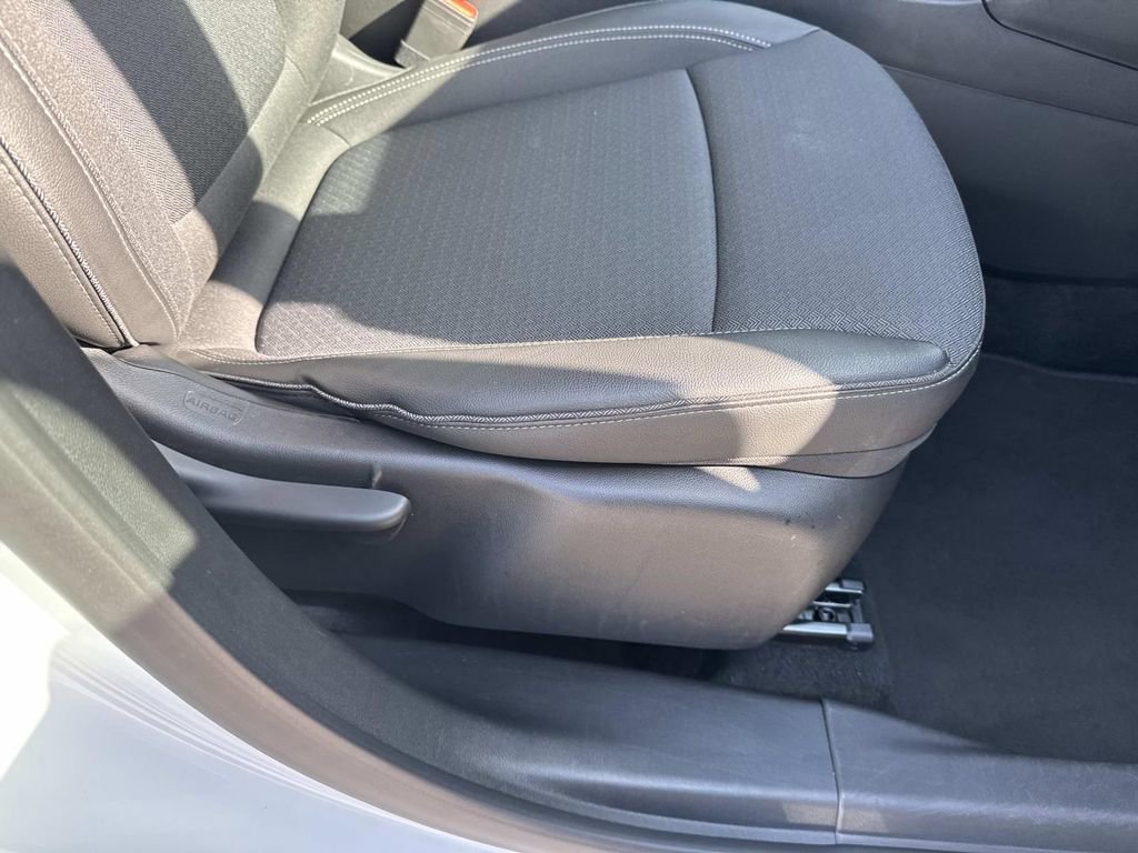 Certified 2025 Buick Encore GX Preferred FWD image 11