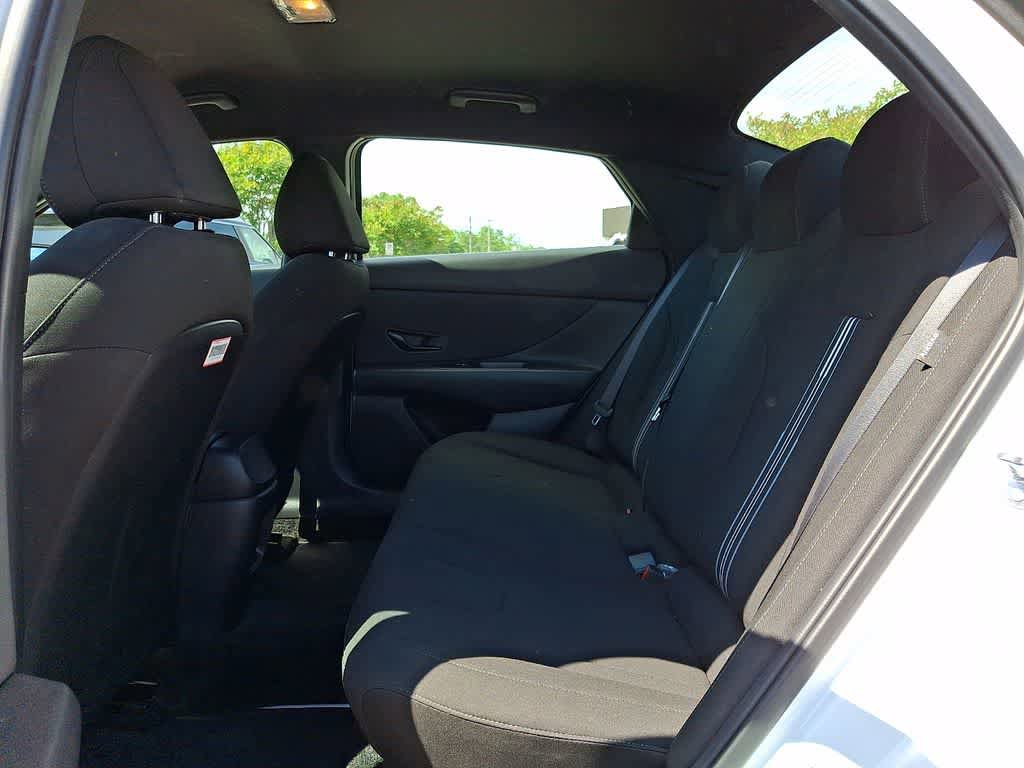 Certified 2025 Hyundai Elantra Sport FWD image 9
