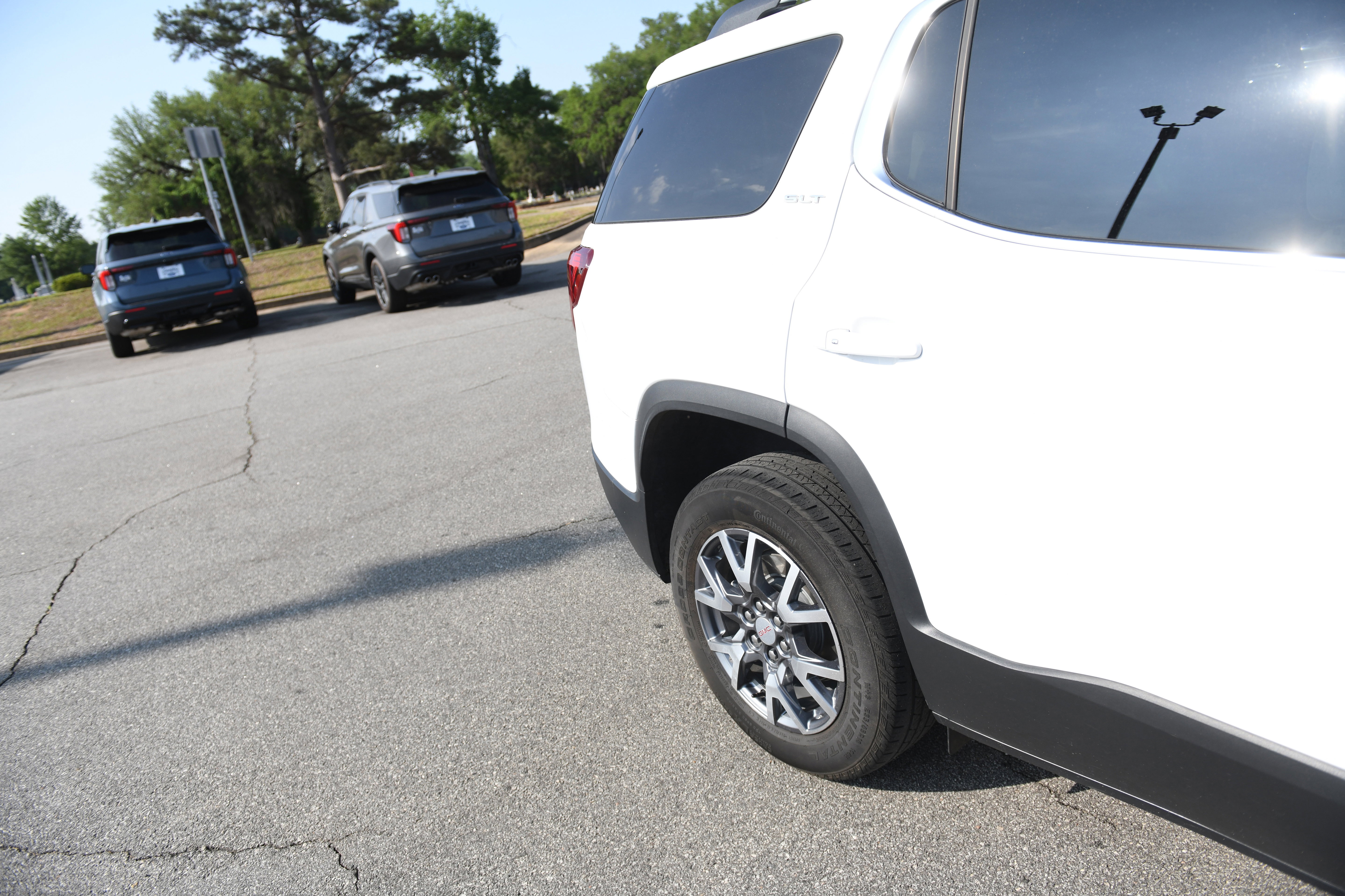Used 2023 GMC Acadia SLT FWD image 5