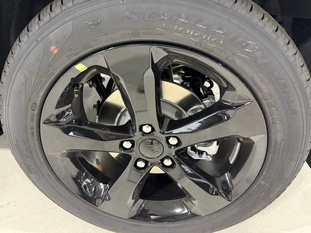 New 2025 Jeep Grand Cherokee Limited image 6