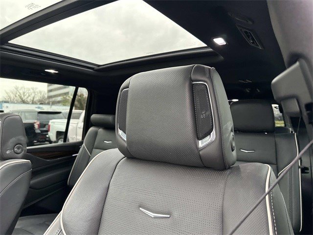 Used 2023 Cadillac Escalade ESV Premium Luxury image 22