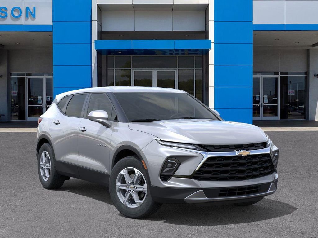 New 2025 Chevrolet Blazer LT w/ Driver Confidence Package FWD image 7