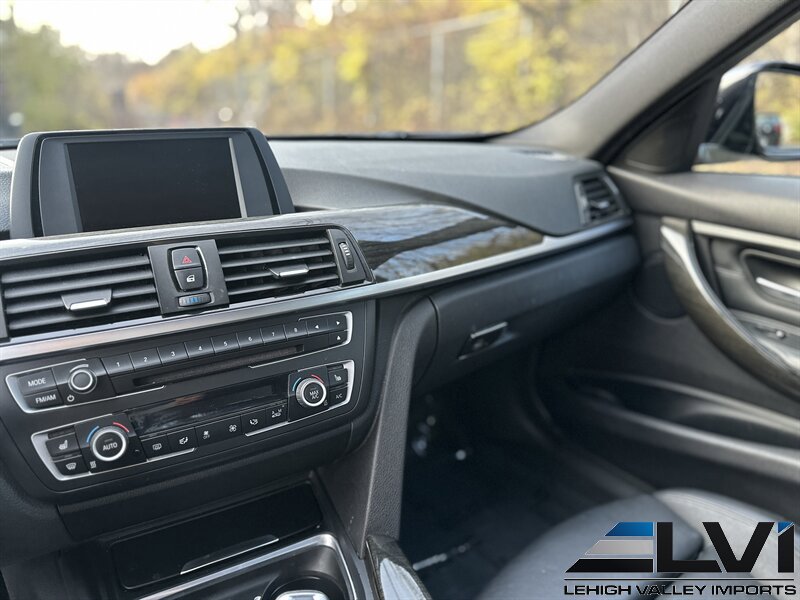 Used 2015 BMW 335i xDrive Sedan AWD/4WD image 16