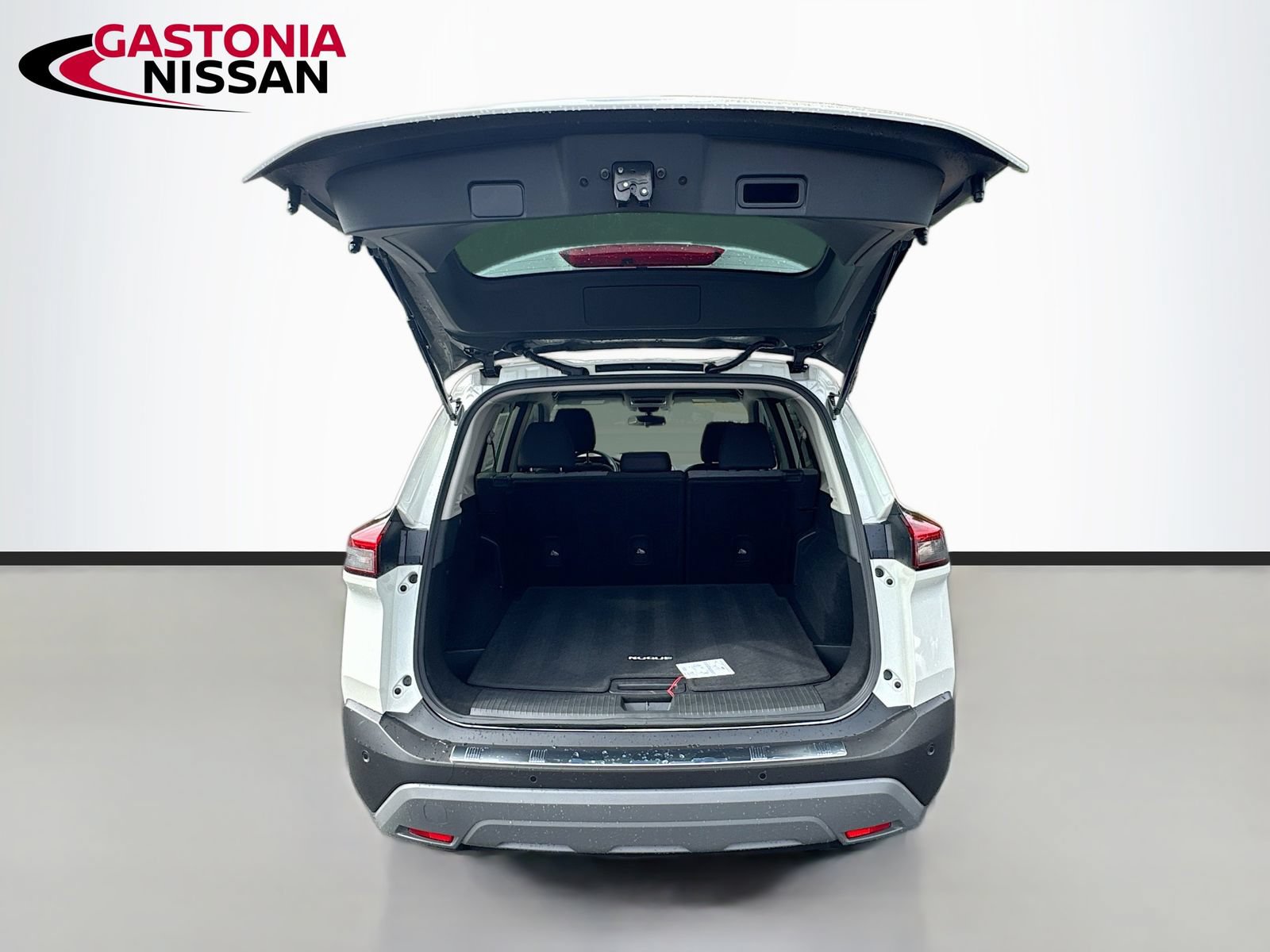 Used 2023 Nissan Rogue SV FWD image 34