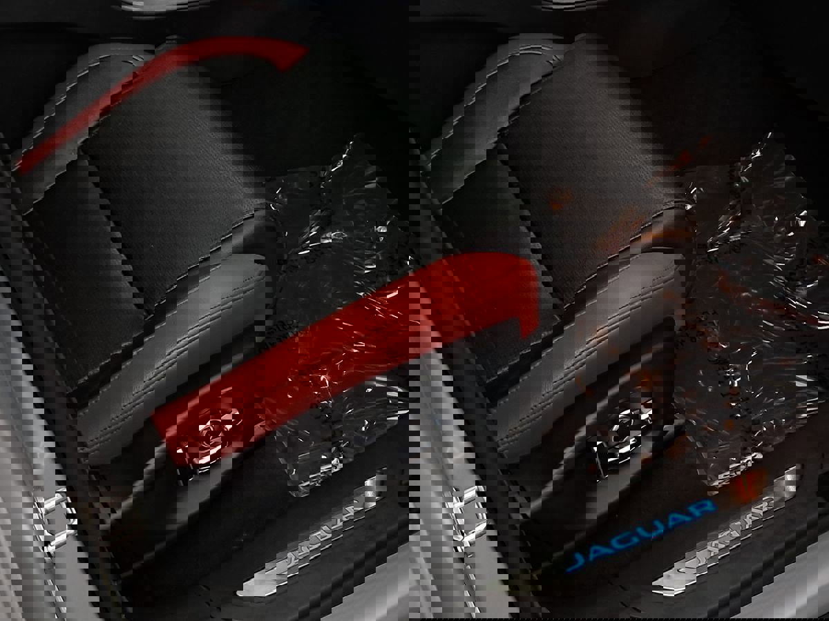 Used 2019 Jaguar F-PACE S image 37