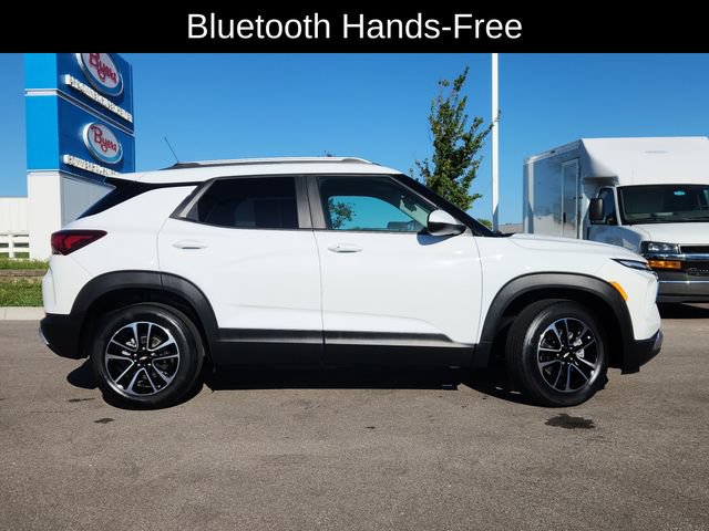 Used 2025 Chevrolet TrailBlazer LT AWD/4WD image 12