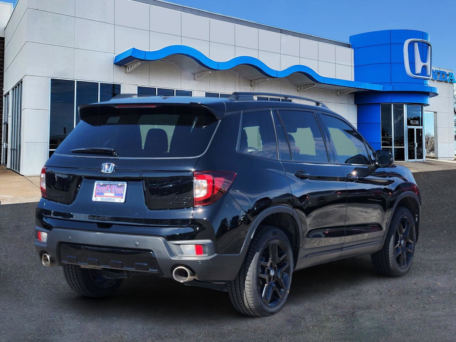 Used 2024 Honda Passport Black Edition image 5