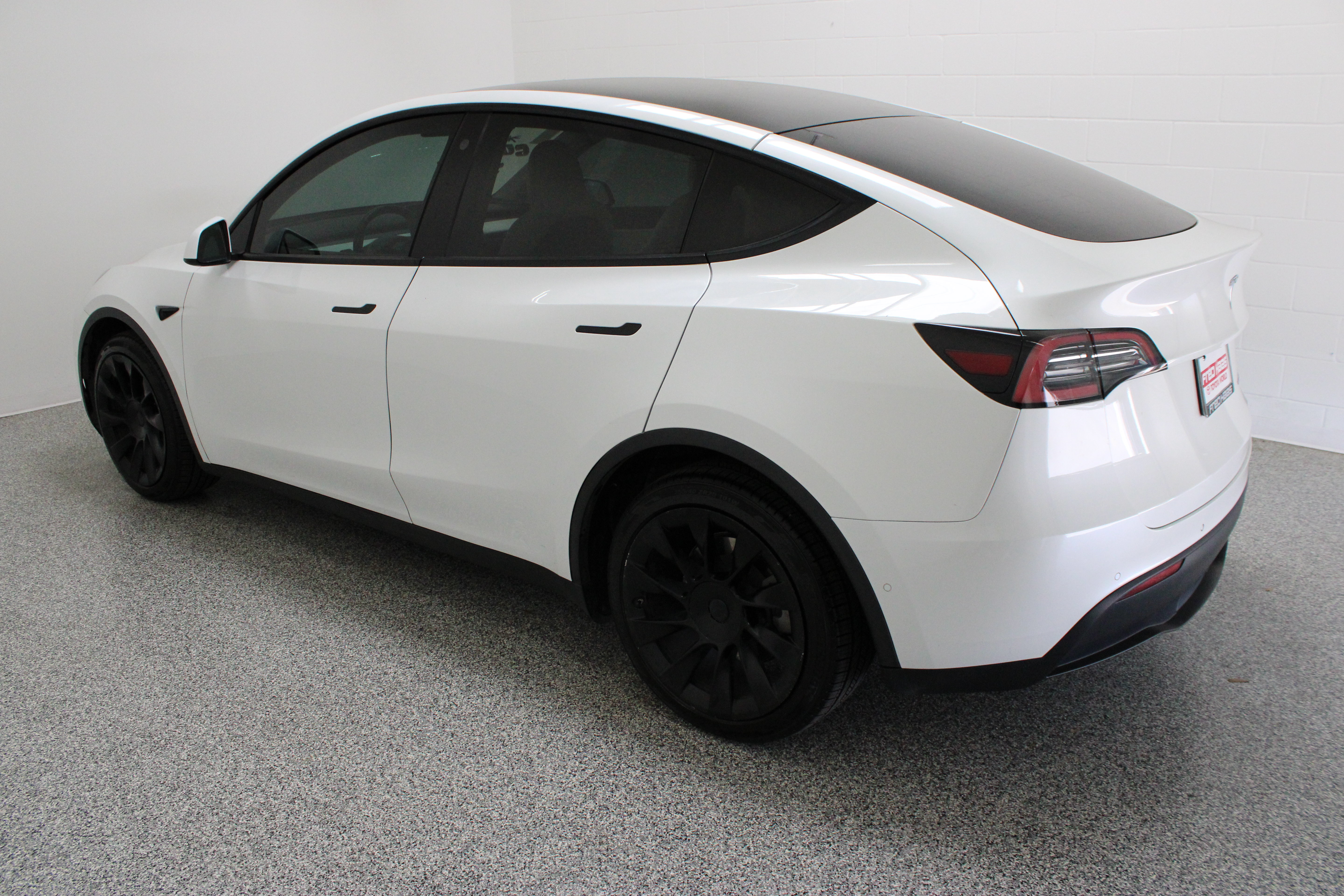 Used 2021 Tesla Model Y Long Range AWD/4WD image 9