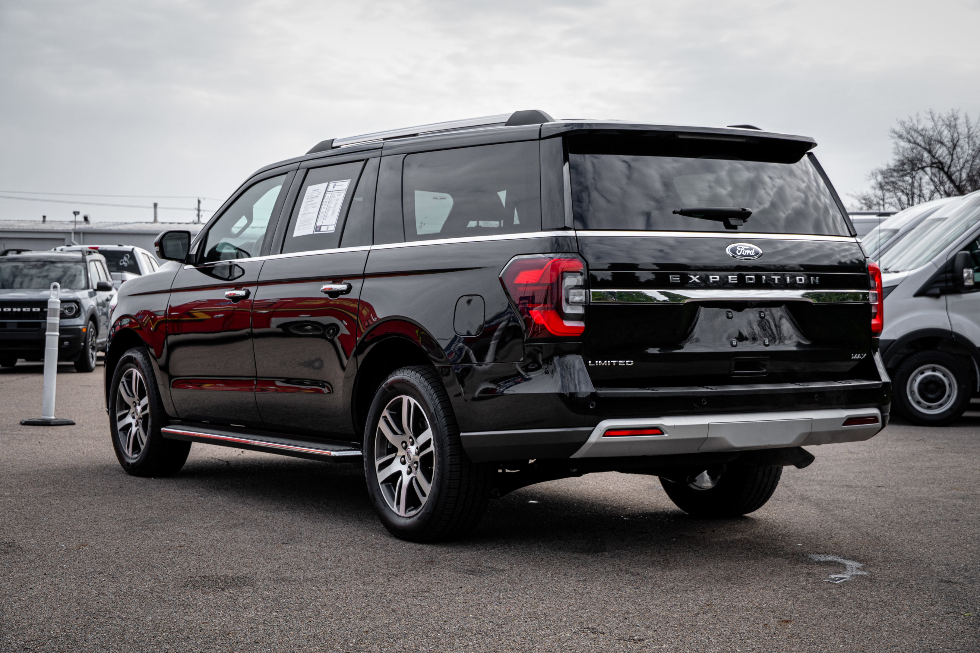 Used 2023 Ford Expedition Max Limited image 8