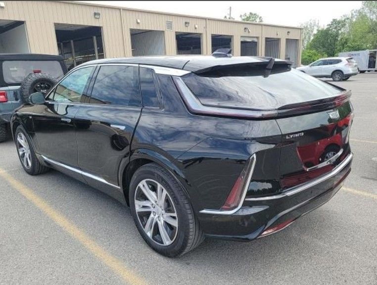 Used 2024 Cadillac Lyriq Tech RWD image 2