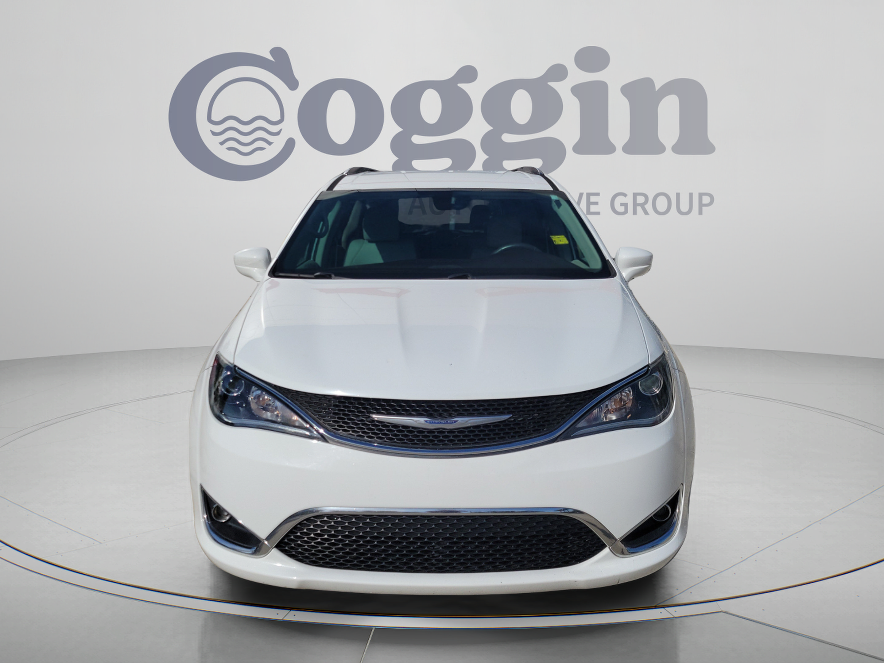 Used 2017 Chrysler Pacifica Touring-L Plus FWD image 5
