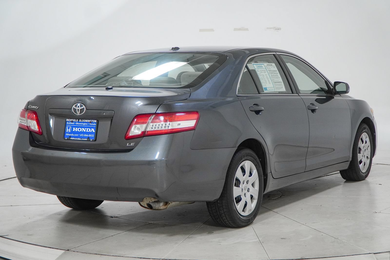 Used 2011 Toyota Camry LE FWD image 11