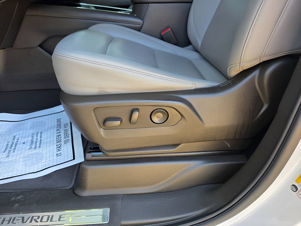 Used 2025 Chevrolet Tahoe LT AWD/4WD image 19