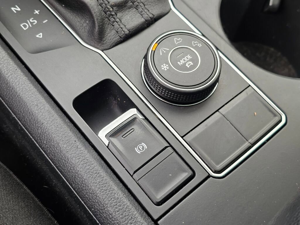 Used 2018 Volkswagen Atlas Launch Edition image 38