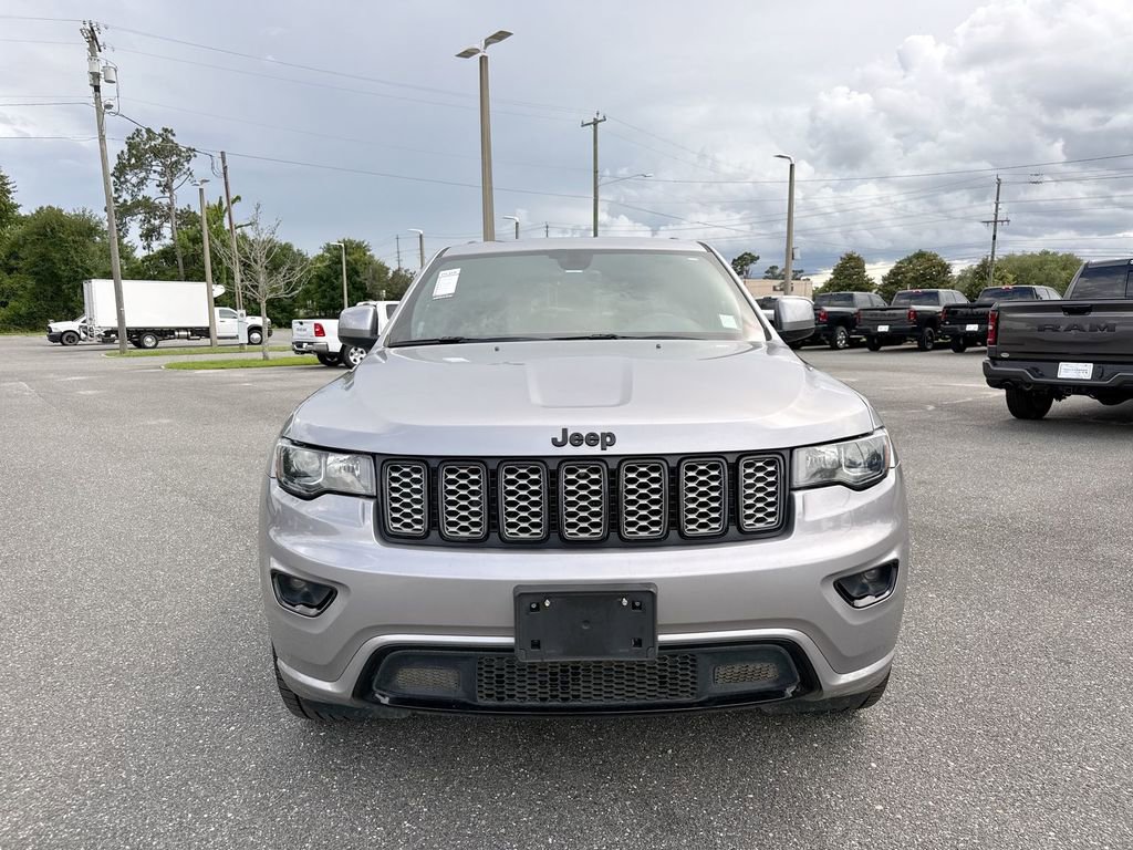 Used 2017 Jeep Grand Cherokee Altitude RWD image 8