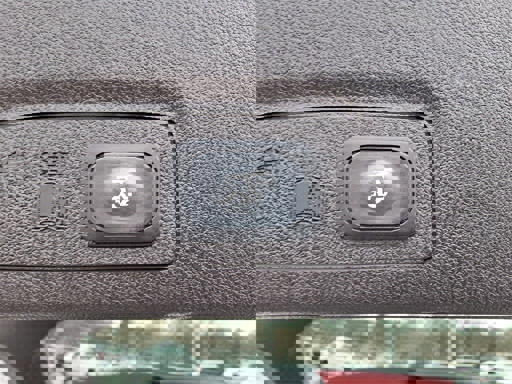 Used 2019 Lincoln MKC Reserve image 30