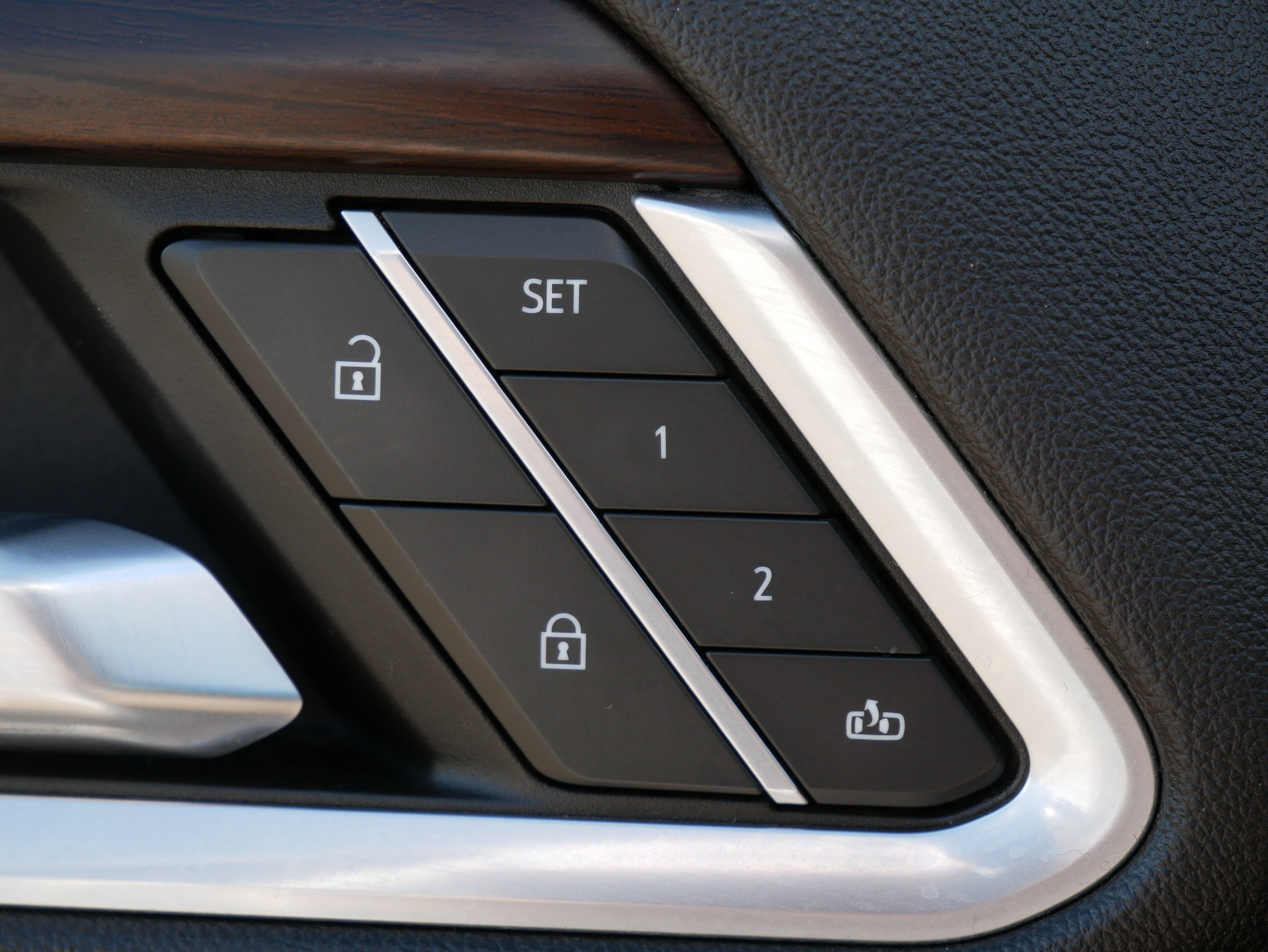 Used 2023 GMC Sierra 1500 SLT image 16