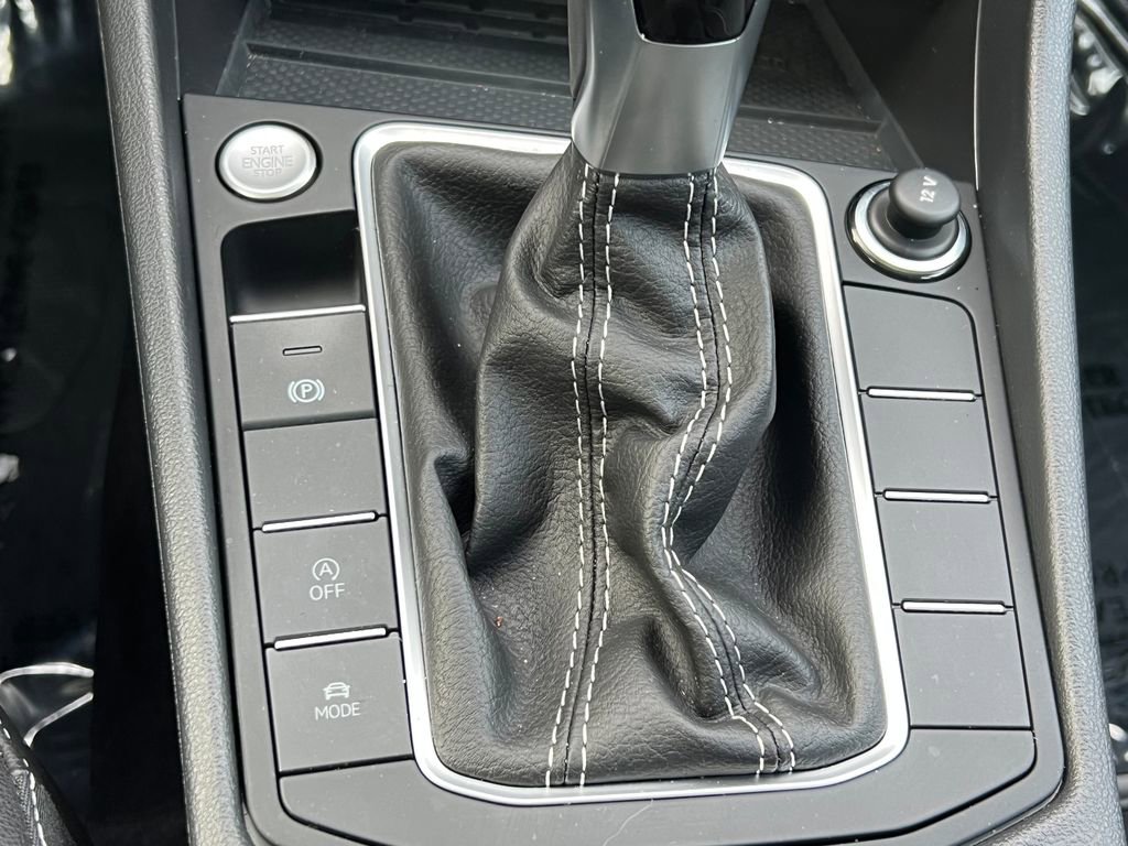 Used 2025 Volkswagen Jetta SEL FWD image 28