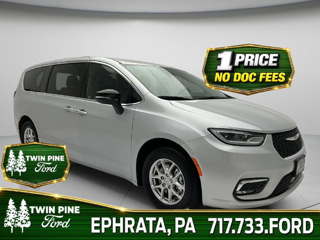 Used 2026 Chrysler Pacifica Select
