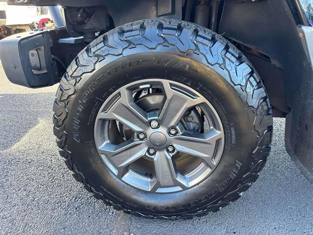 Used 2017 Jeep Wrangler Unlimited Rubicon image 6