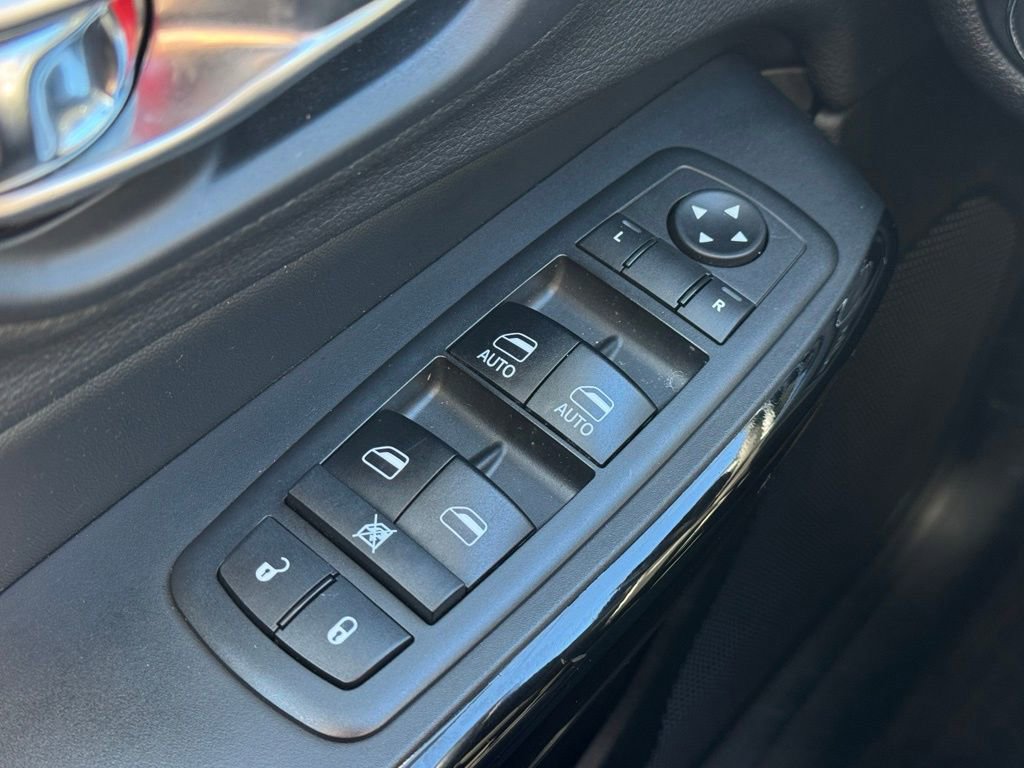 Used 2019 Jeep Cherokee Latitude Plus image 34