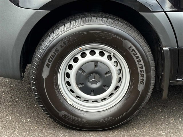 Used 2024 Mercedes-Benz Sprinter 2500 image 7