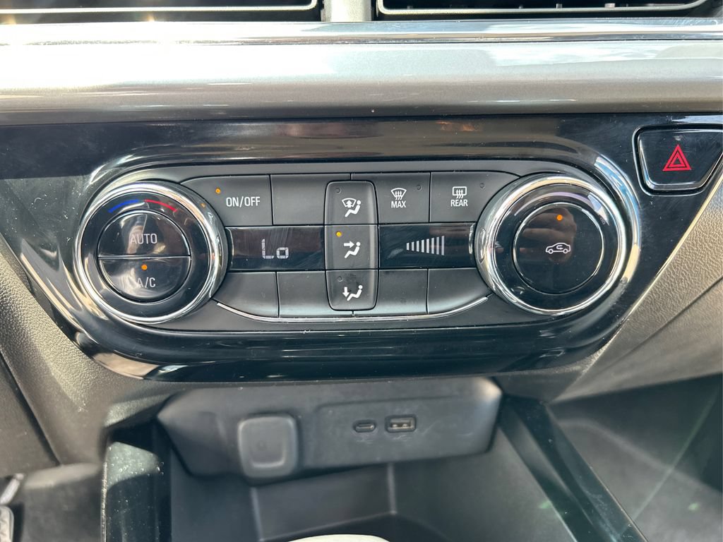 Used 2024 Chevrolet Trax LT FWD image 23