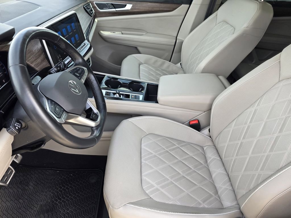 Used 2025 Volkswagen Atlas SEL Premium R-Line image 11