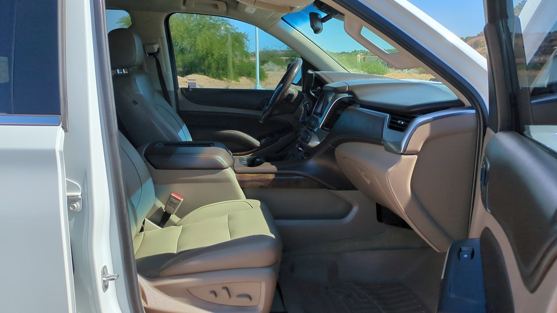 Used 2019 Chevrolet Suburban LT RWD image 30