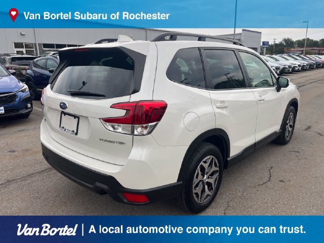 Certified 2023 Subaru Forester Premium AWD/4WD image 5
