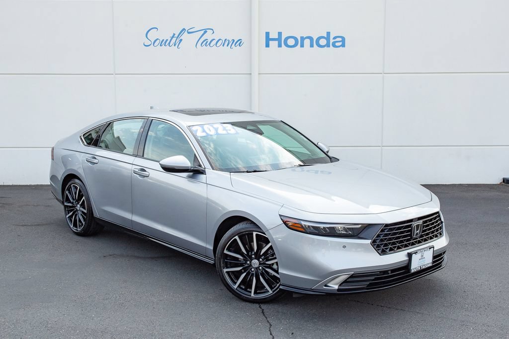 Used 2023 Honda Accord Touring image 2