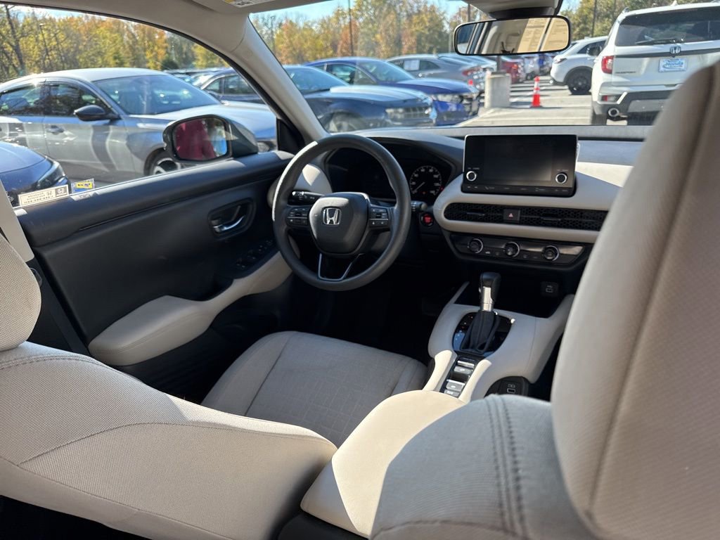 Used 2023 Honda HR-V LX image 10