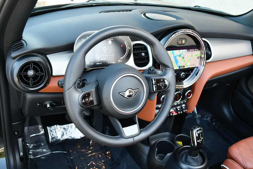 Used 2024 MINI Cooper S w/ Signature Upholstery Package FWD image 11