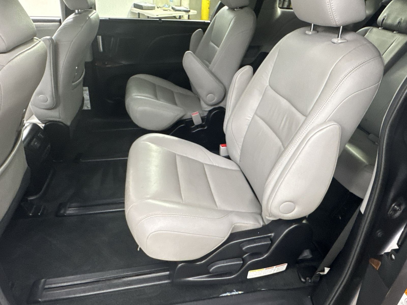 Used 2017 Toyota Sienna Limited Premium AWD/4WD image 37