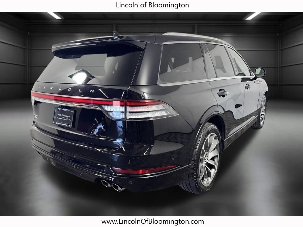 Used 2023 Lincoln Aviator Grand Touring w/ Equipment Group 301A AWD/4WD image 8