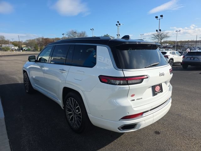 Used 2022 Jeep Grand Cherokee L Summit AWD/4WD image 4