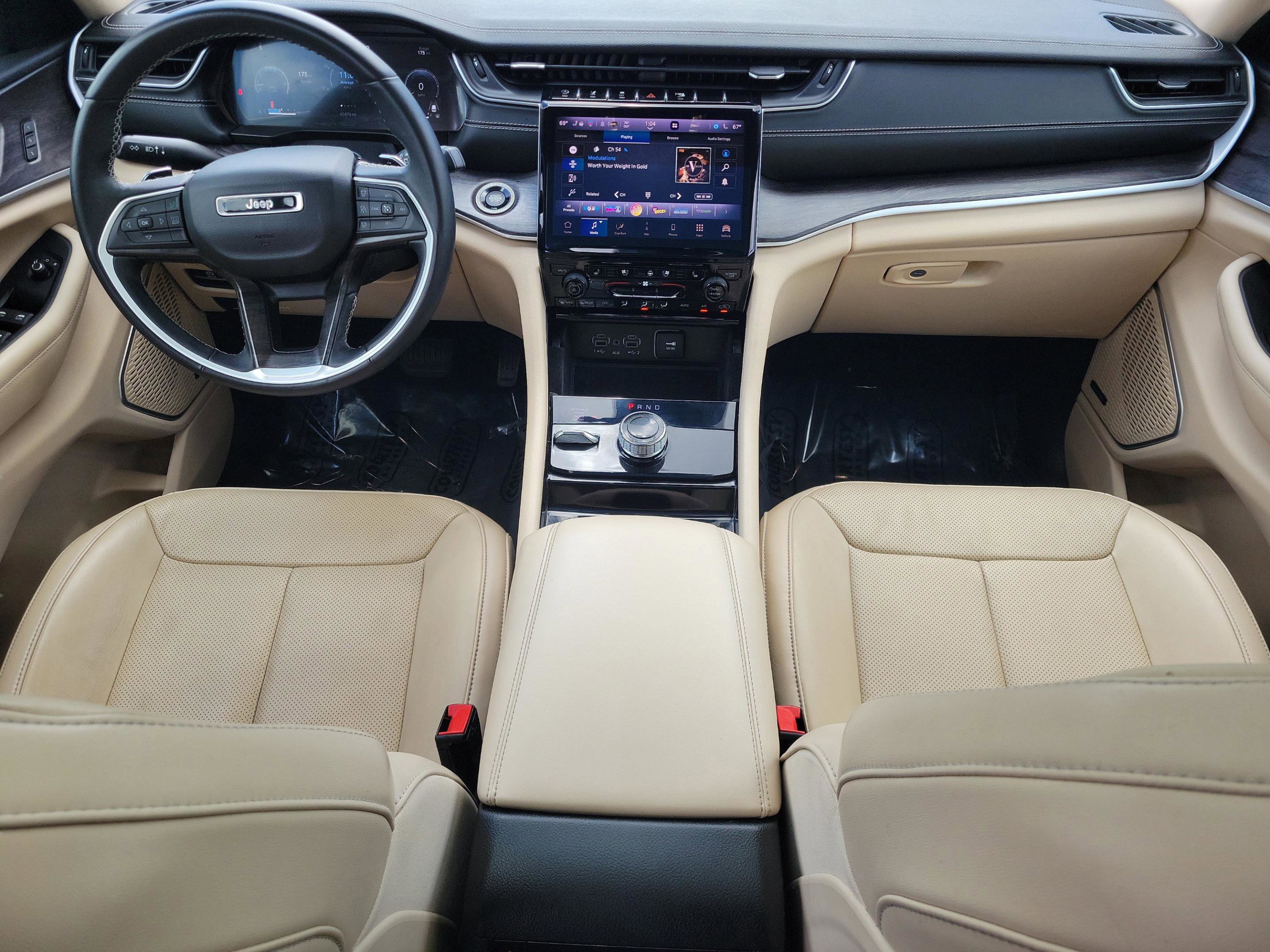 Used 2022 Jeep Grand Cherokee L Limited w/ Luxury Tech Group II image 17