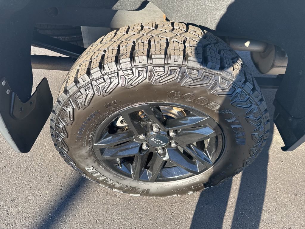 Used 2021 Chevrolet Silverado 1500 LT Trail Boss w/ LPO, Dark Essentials Package image 11