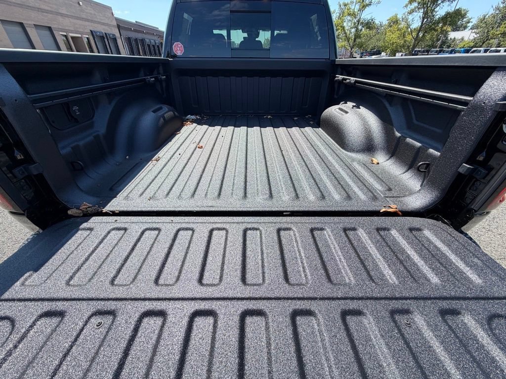 New 2026 RAM 1500 Warlock AWD/4WD image 9