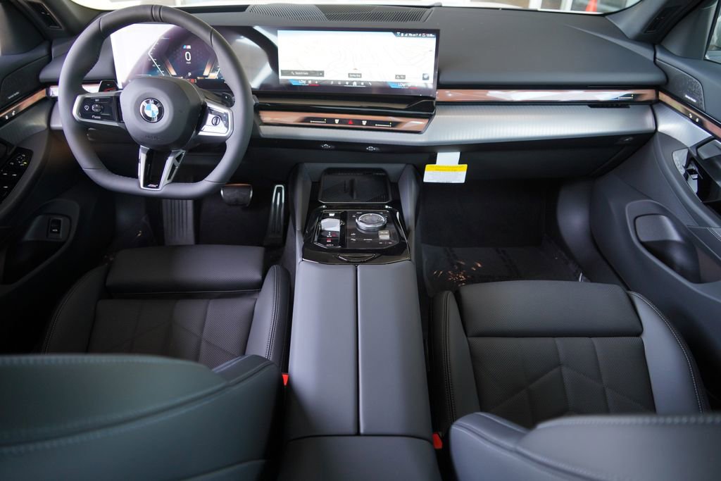 New 2026 BMW 540i xDrive w/ M Sport Package AWD/4WD image 13