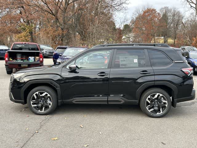 Used 2025 Subaru Forester Limited AWD/4WD image 2