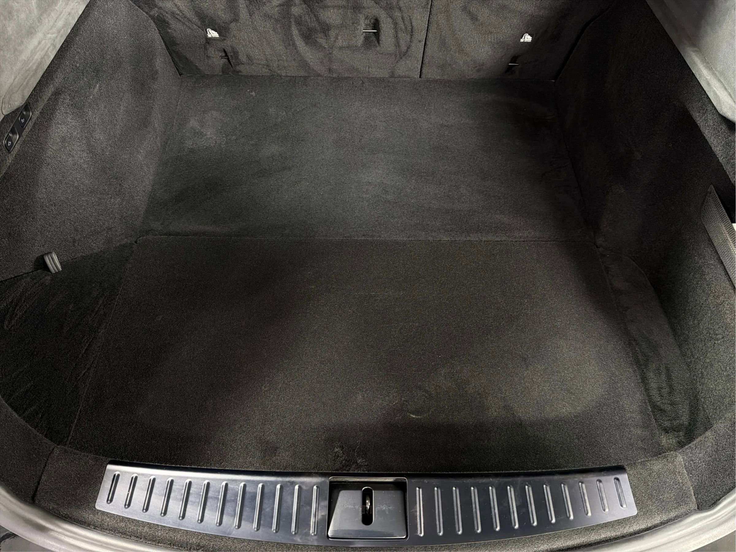 Used 2023 Tesla Model S Standard Range image 11