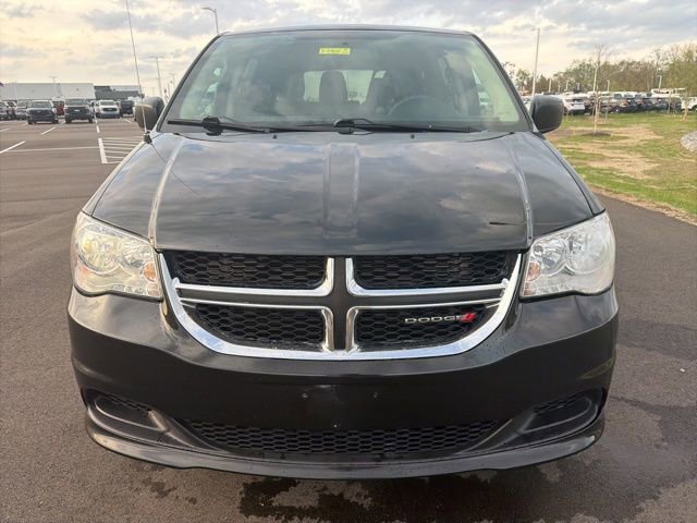 Used 2018 Dodge Grand Caravan SE image 3