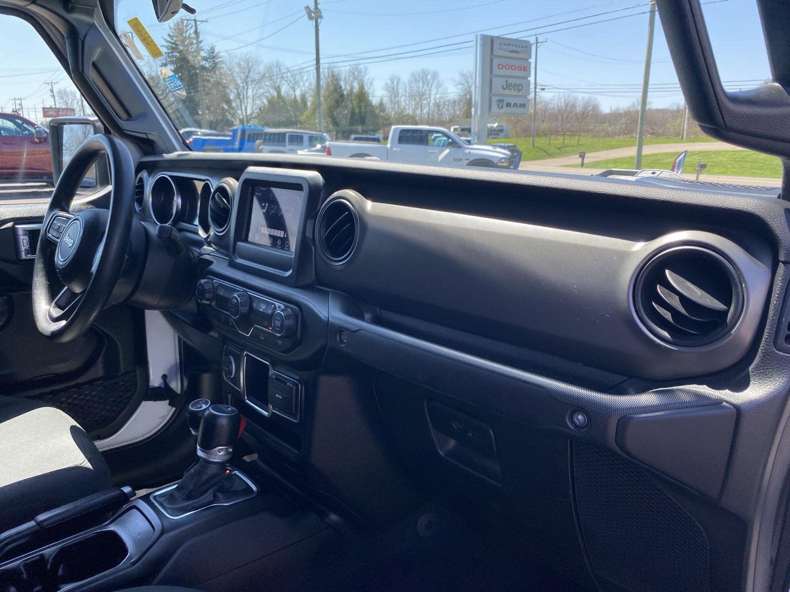 Used 2022 Jeep Gladiator Sport AWD/4WD image 34