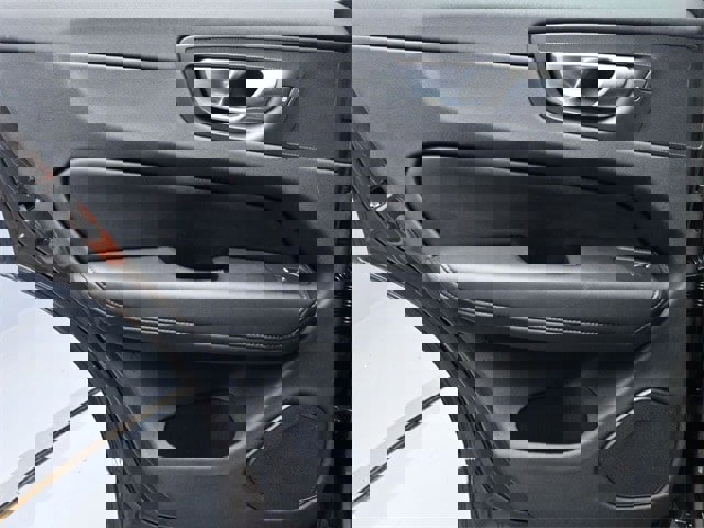 Certified 2023 Volvo XC60 B5 Plus image 23