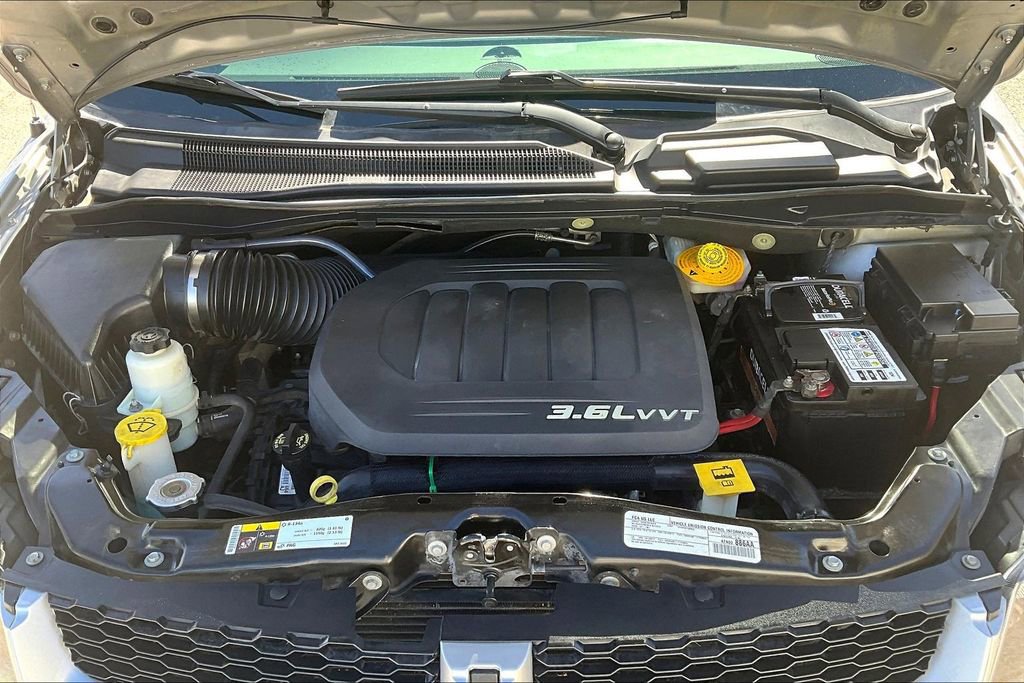 Used 2017 Dodge Grand Caravan GT image 26