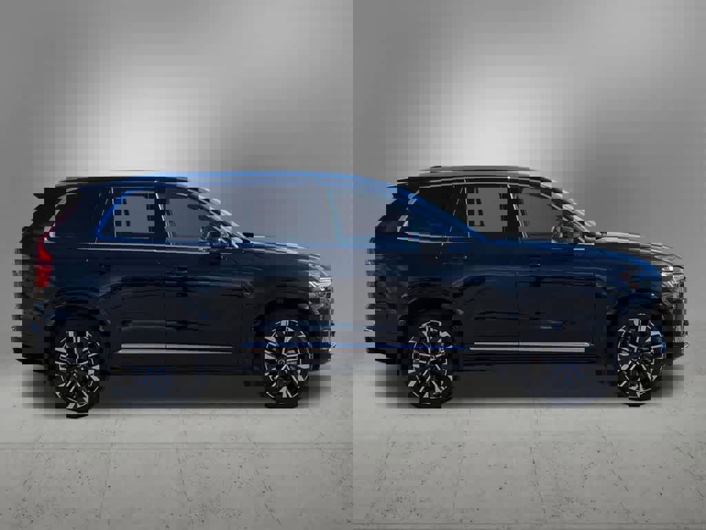 Certified 2026 Volvo XC90 B6 Plus w/ Protection Package Premier image 7