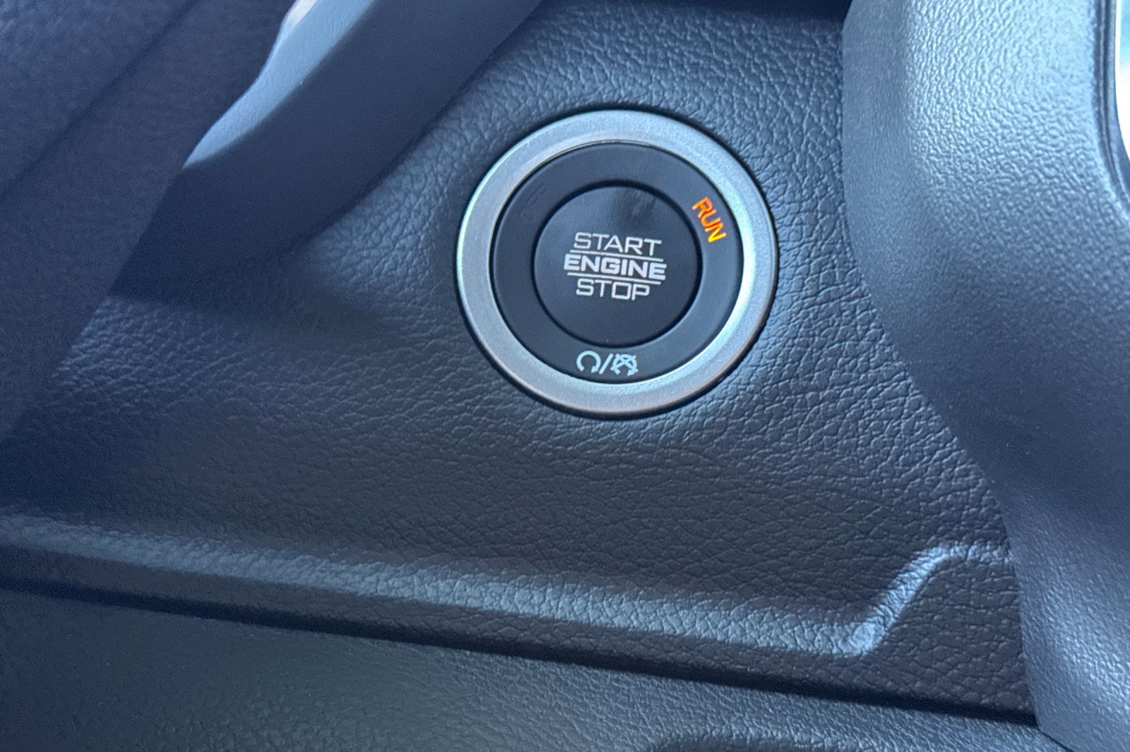 New 2026 RAM 3500 Laramie AWD/4WD image 21