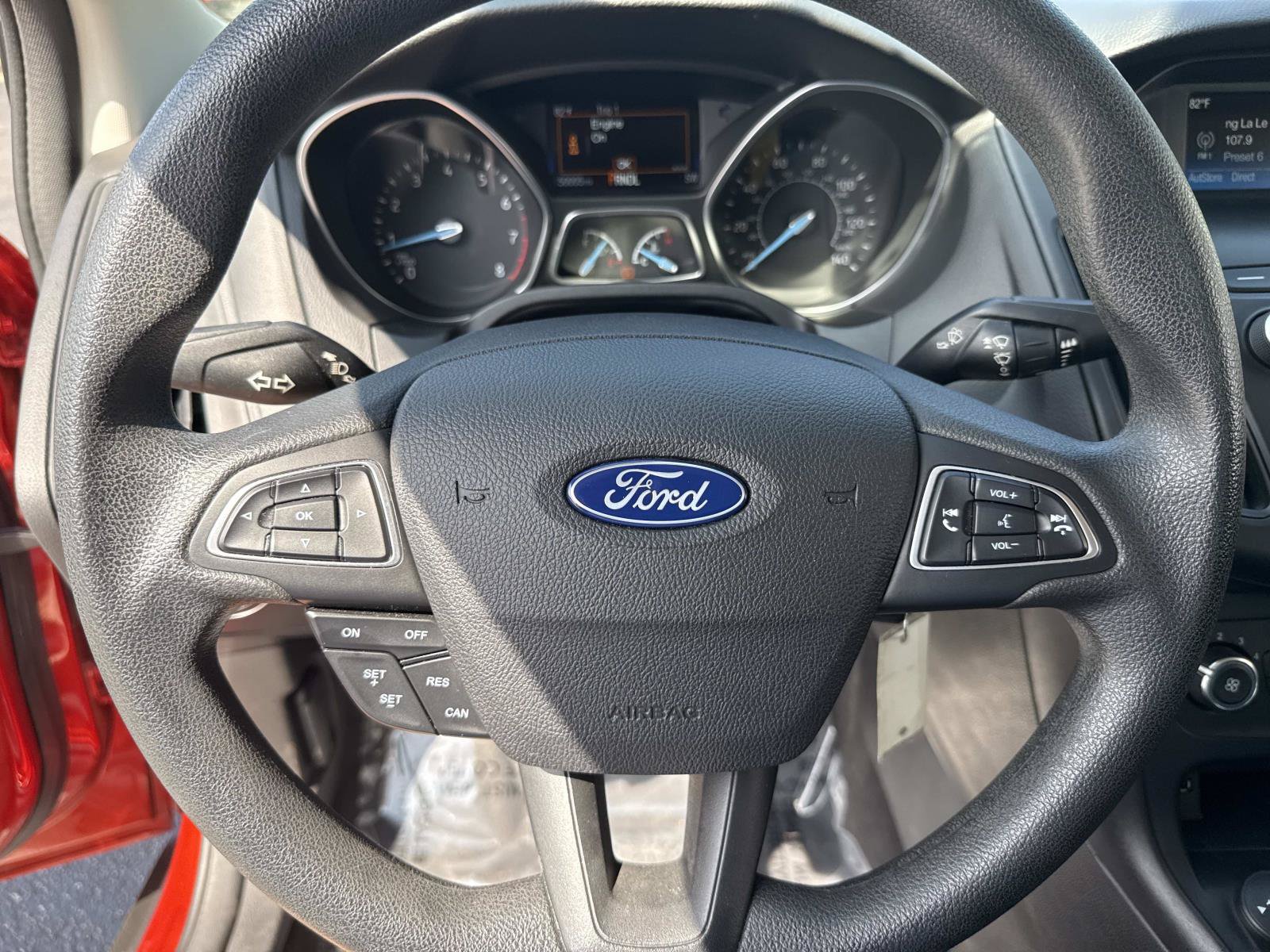 Used 2018 Ford Focus SE FWD image 28