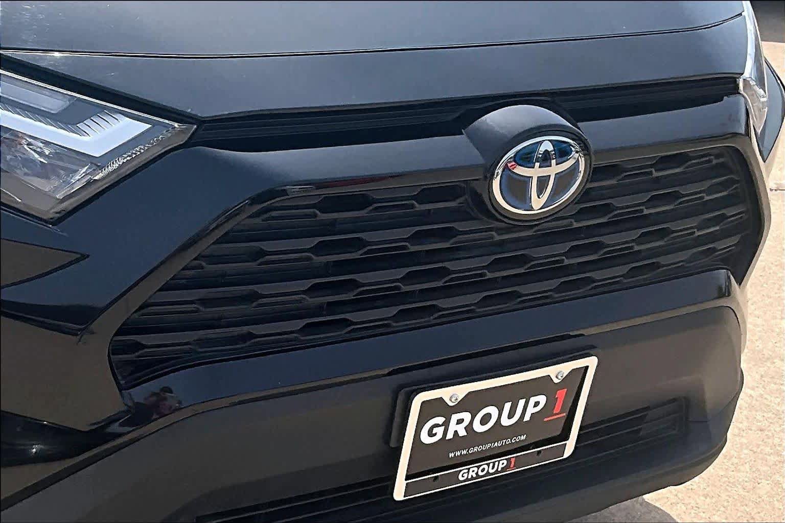 Used 2023 Toyota RAV4 LE AWD/4WD image 30